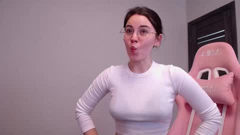 Adriana online show from 11.21.25