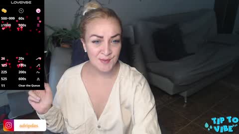 Snapshot of adrianapdes chatting on 01.25.25 Adriana Paredes online show from 01.25.25