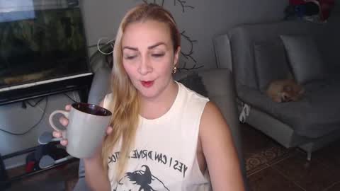 Snapshot of adrianapdes chatting on 02.17.25 Adriana Paredes online show from 02.17.25