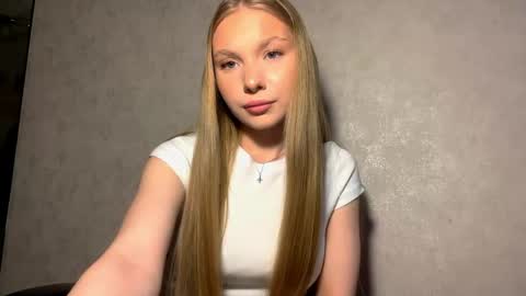 Caroline online show from 04.12.26