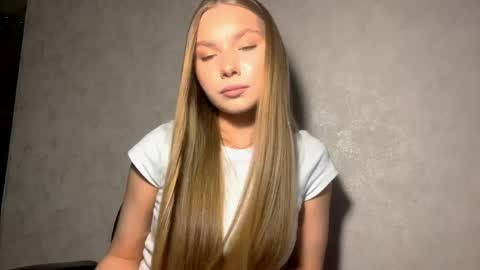 Caroline online show from 04.15.26