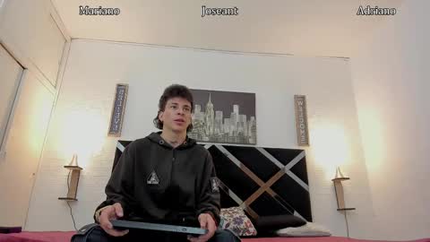 Snapshot of adriano_bigcock chatting on 10.21.25 Adrian online show from 10.21.25