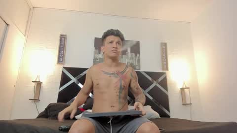 Snapshot of adriano_bigcock chatting on 11.26.25 Adrian online show from 11.26.25