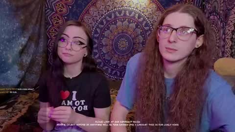 Snapshot of aetherealattractions chatting on 05.22.26 aetherealattractions online show from 05.22.26