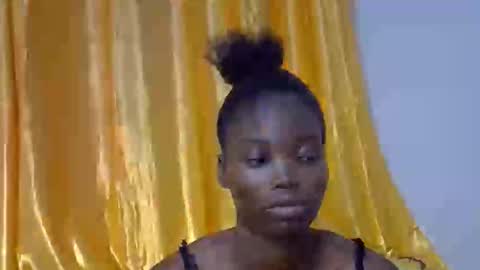 Snapshot of afri_kanaslim chatting on 10.14.25 afri kanaslim online show from 10.14.25