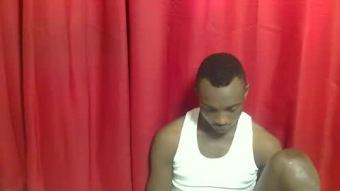 Snapshot of african_hotchocolate chatting on 11.30.25 sexiest online show from 11.30.25