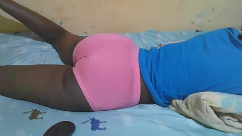 Snapshot of african_pussy2 chatting on 11.17.25 african_pussy2 online show from 11.17.25