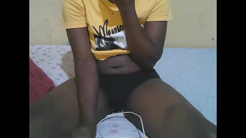 Snapshot of african_pussy2 chatting on 11.26.25 african_pussy2 online show from 11.26.25