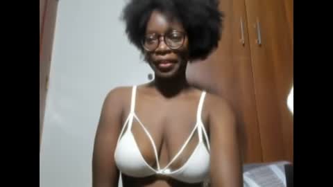 Snapshot of afro_pop chatting on 12.02.24 Leah online show from 12.02.24