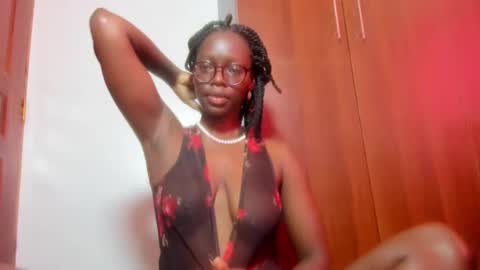 Snapshot of afro_pop chatting on 01.05.25 Leah online show from 01.05.25