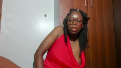 Snapshot of afro_pop chatting on 01.12.25 Leah online show from 01.12.25