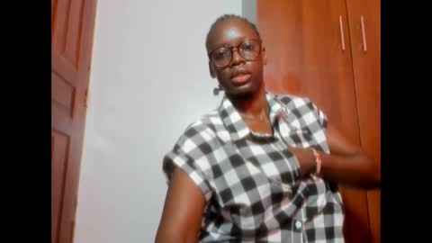 Snapshot of afro_pop chatting on 01.21.25 Leah online show from 01.21.25