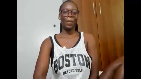 Snapshot of afro_pop chatting on 02.10.25 Leah online show from 02.10.25