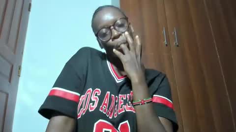 Snapshot of afro_pop chatting on 03.05.25 Leah online show from 03.05.25