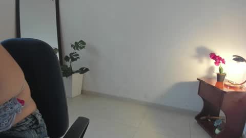 Snapshot of afrodita3123 chatting on 09.17.25 Lorena online show from 09.17.25