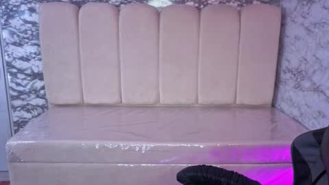 Snapshot of afrodita_wild_v chatting on 12.20.25 afrodita_wild_v online show from 12.20.25