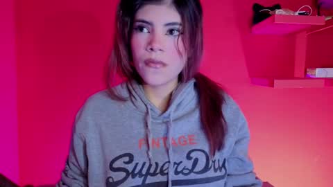 afroditamoore online show from 10.12.25