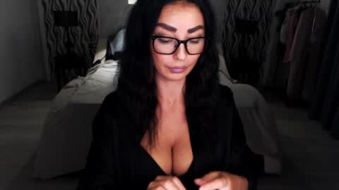 Snapshot of afrodityfit chatting on 11.06.25 Afro online show from 11.06.25