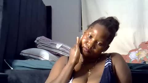 Snapshot of afronubians chatting on 11.04.25 afronubians online show from 11.04.25