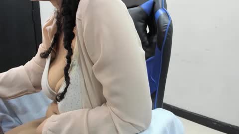 A G A T A  online show from 02.06.26