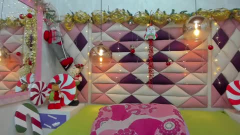 Snapshot of agata_01_ chatting on 12.22.24 Ana online show from 12.22.24