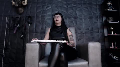 Snapshot of agata_darkness chatting on 12.16.24 Miss Agata online show from 12.16.24