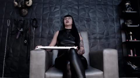 Snapshot of agata_darkness chatting on 12.16.24 Miss Agata online show from 12.16.24