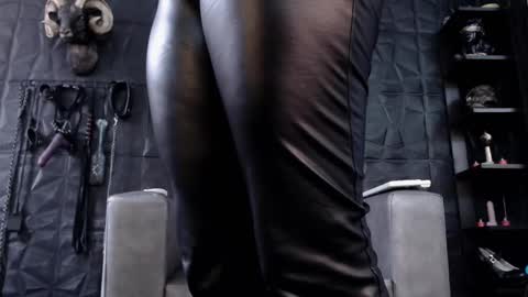 Snapshot of agata_darkness chatting on 02.22.25 Miss Agata online show from 02.22.25