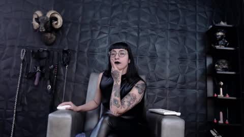 Snapshot of agata_darkness chatting on 03.01.25 Miss Agata online show from 03.01.25