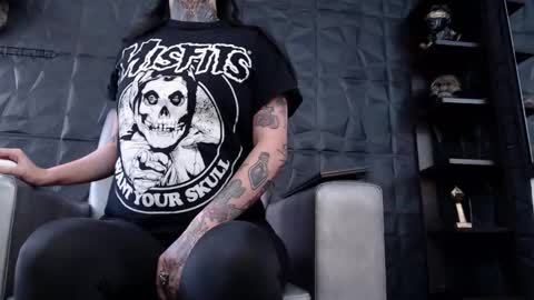 Snapshot of agata_darkness chatting on 09.15.25 Miss Agata online show from 09.15.25