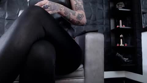 Snapshot of agata_darkness chatting on 09.24.25 Miss Agata online show from 09.24.25