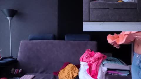 Agata Collinss online show from 10.13.25