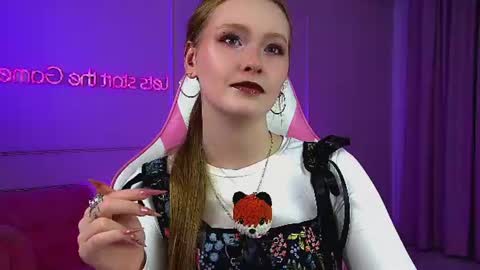 Snapshot of agatafoxley chatting on 06.20.26 AgataFoxley online show from 06.20.26
