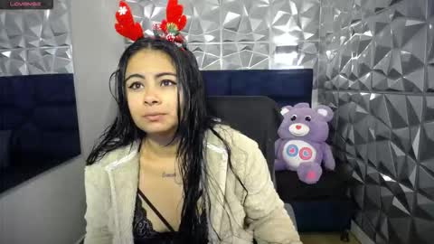 Snapshot of agatha15_ chatting on 12.15.25 Agatha online show from 12.15.25