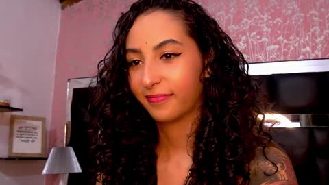Snapshot of agatha_collinss chatting on 01.18.25 Val inst agatha clls online show from 01.18.25