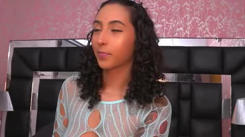 Snapshot of agatha_collinss chatting on 02.25.25 Val inst agatha clls online show from 02.25.25