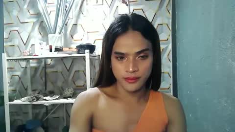 Snapshot of agatha_flux chatting on 12.18.25 agatha_flux online show from 12.18.25