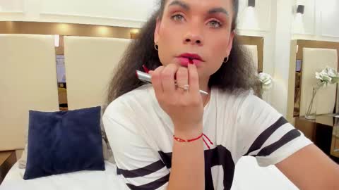 Agatha Mendoza  online show from 11.12.25