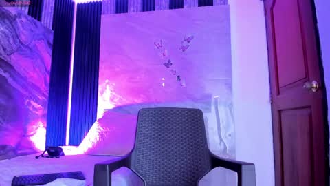 agatha_pleasure online show from 04.18.26
