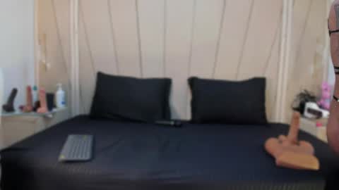 Agatha Steel online show from 04.15.26