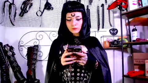 Agatha Fox online show from 10.18.25