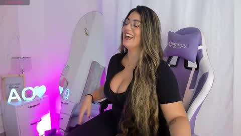 Snapshot of agathaowens chatting on 10.02.25 Agatha Owens online show from 10.02.25
