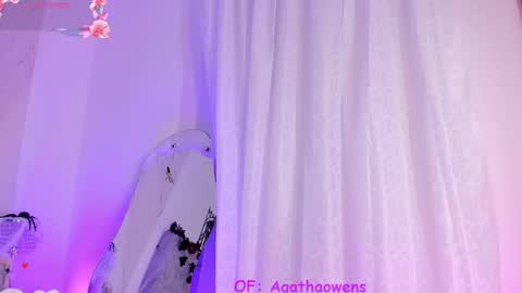 Snapshot of agathaowens chatting on 10.18.25 Agatha Owens online show from 10.18.25