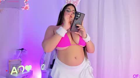 Snapshot of agathaowens chatting on 10.30.25 Agatha Owens online show from 10.30.25