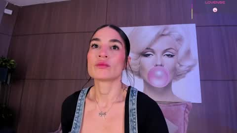    online show from 04.12.26