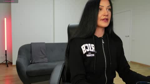 Agelina Lilly Laura online show from 04.14.26