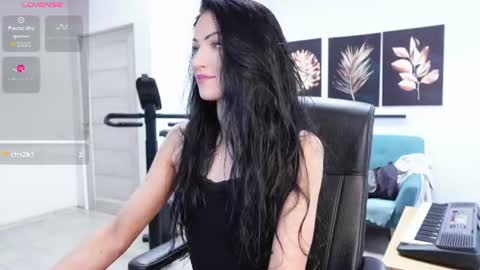 Snapshot of agelina_summer chatting on 06.17.26 Agelina Lilly Laura online show from 06.17.26
