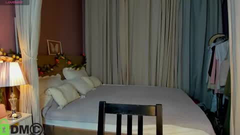 agnes wells online show from 11.02.25