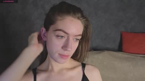 agnes wells online show from 12.22.25