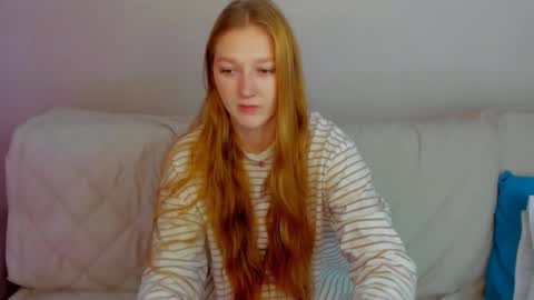 Snapshot of agnesarden chatting on 11.13.25 AgnesArden online show from 11.13.25